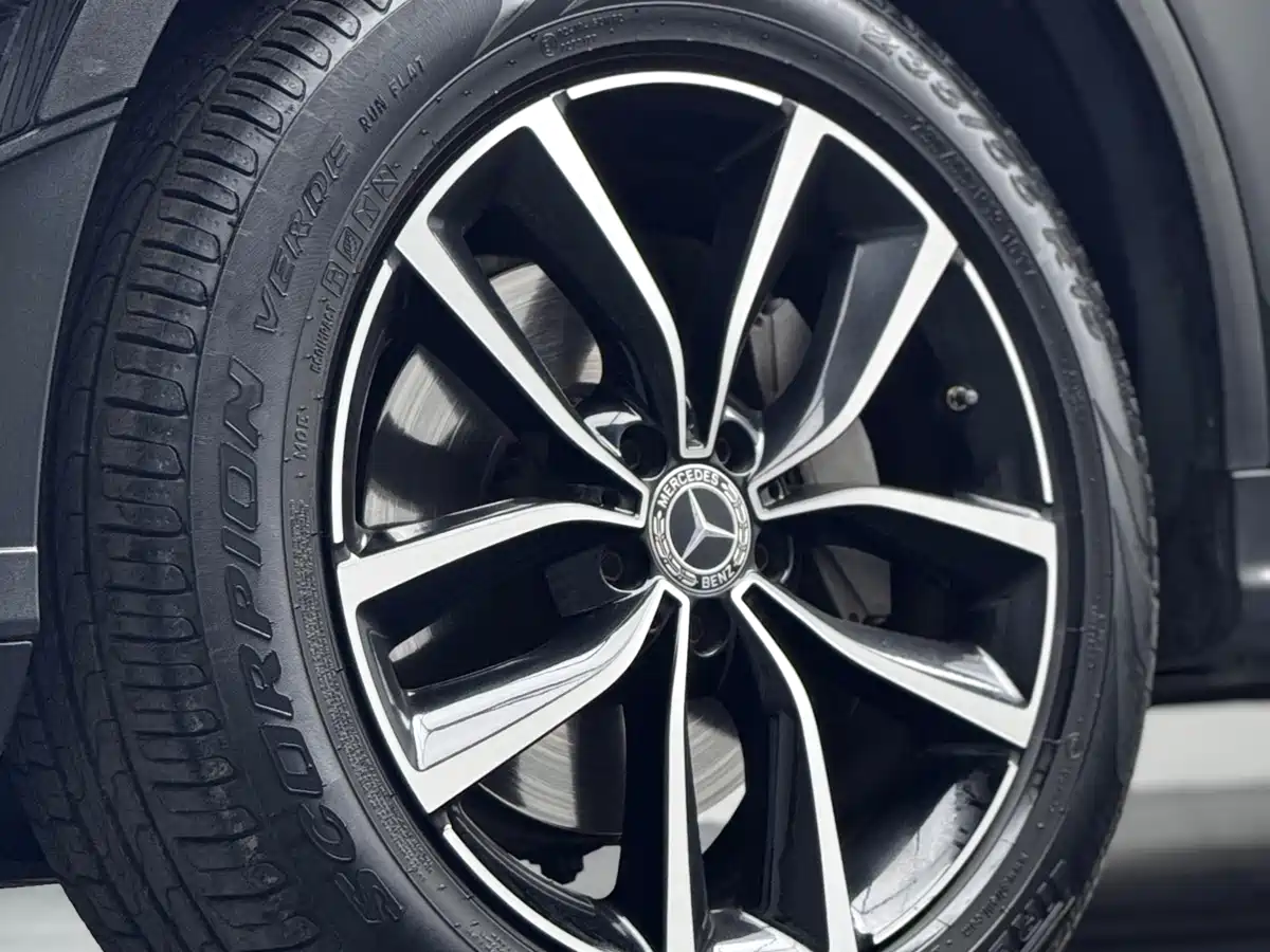 Mercedes-Benz GLC 2021 GLC 300 L 4MATIC Sporty фото 4