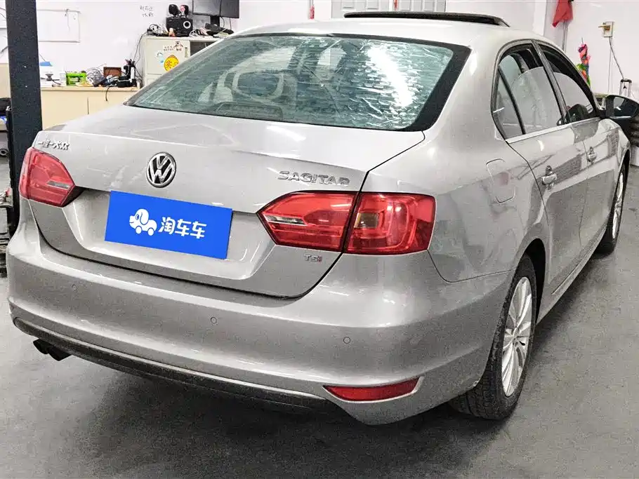 Volkswagen Sagitar 2012 1.4TSI Automatic Luxury фото 3