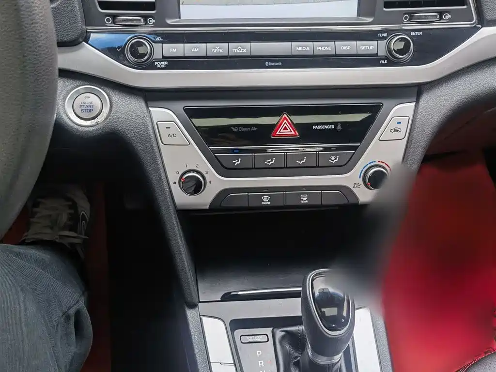 Hyundai Elantra 2016 Model 1.6L Automatic Smart Elite фото 8