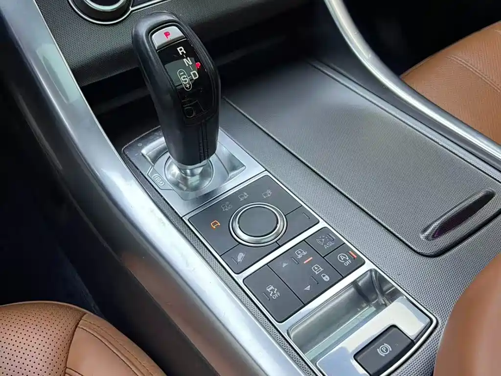 Land Rover Range Rover Sport 2016 Model 3.0 SC V6 HSE DYNAMIC фото 15