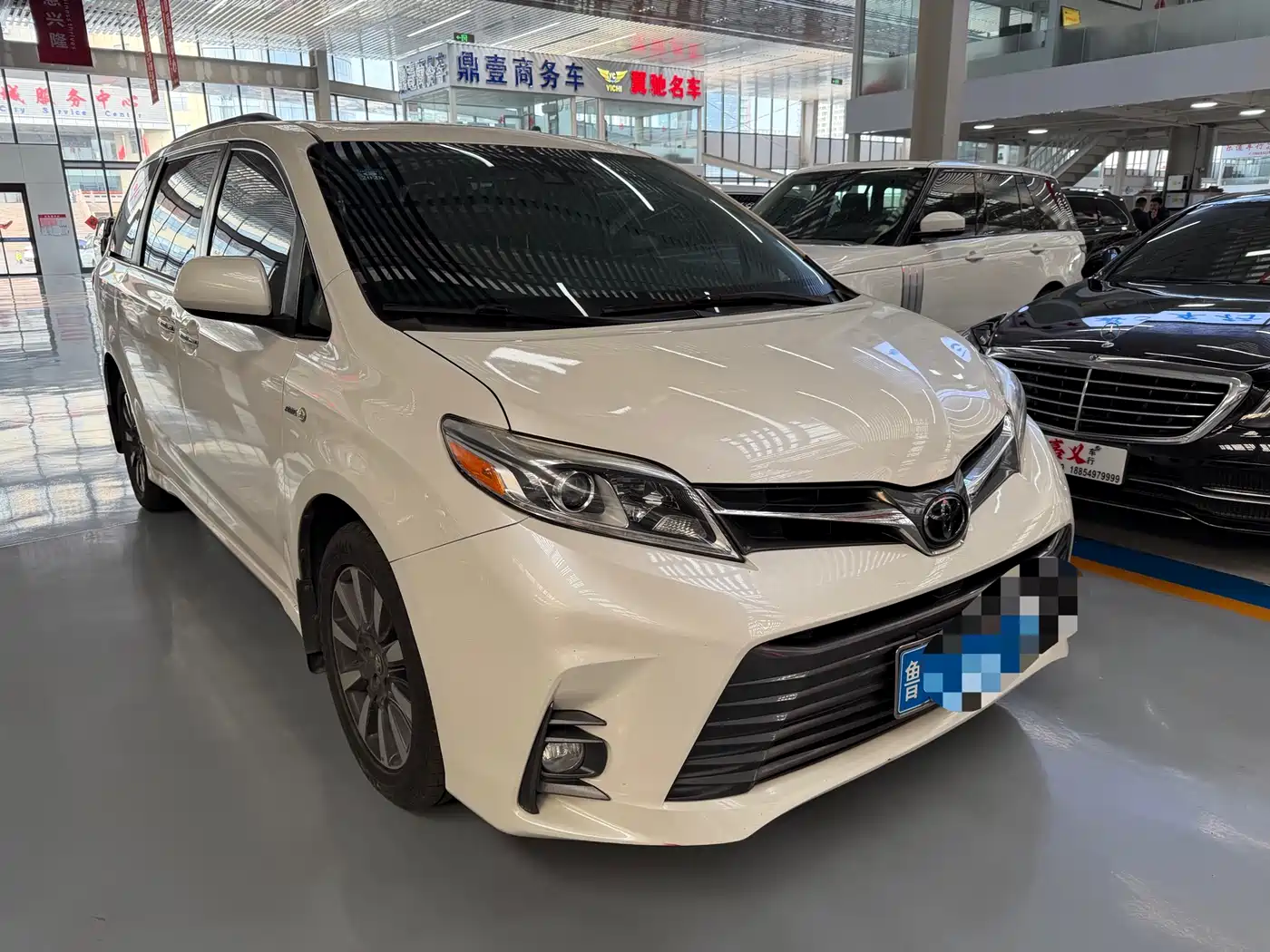 Toyota Sienna 2015 3.5L 4WD L фото 3