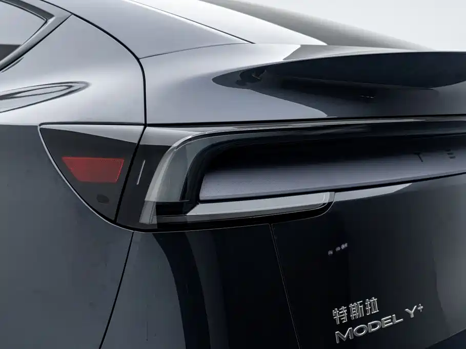 Фото 11 - Tesla Model Y