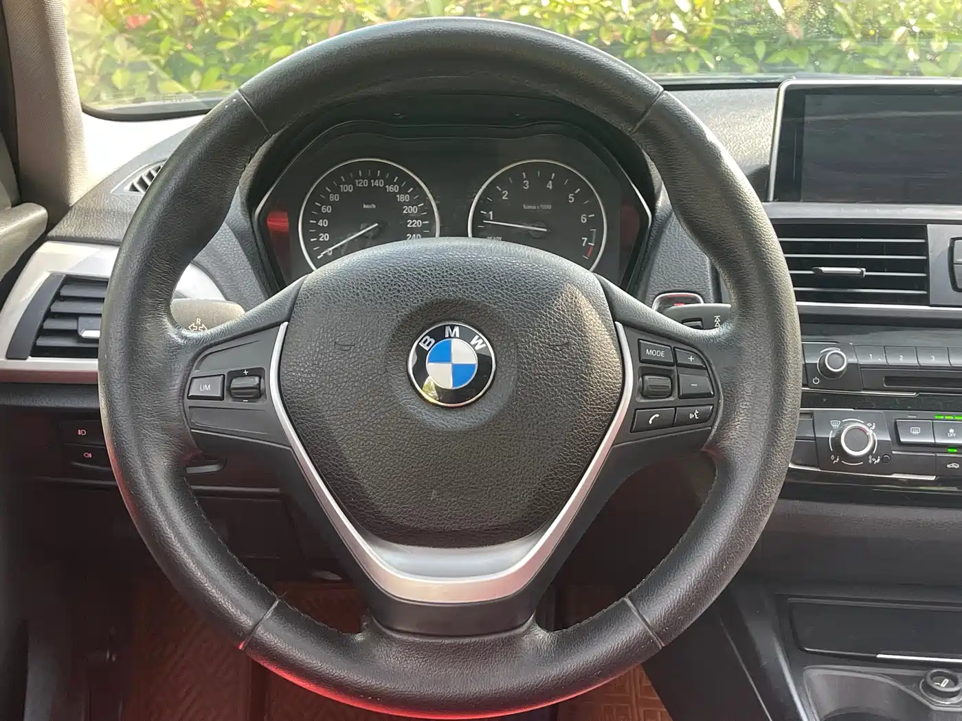 BMW 1 Series (Import) 2015 118i Leading фото 22