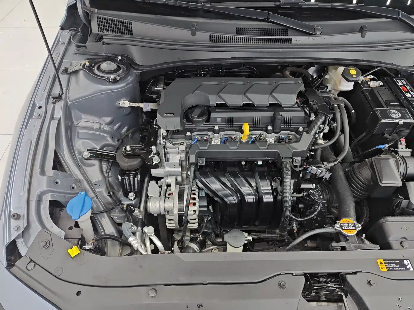 Hyundai Elantra 2023 Model 1.5L CVT LUX Premium Edition фото 28