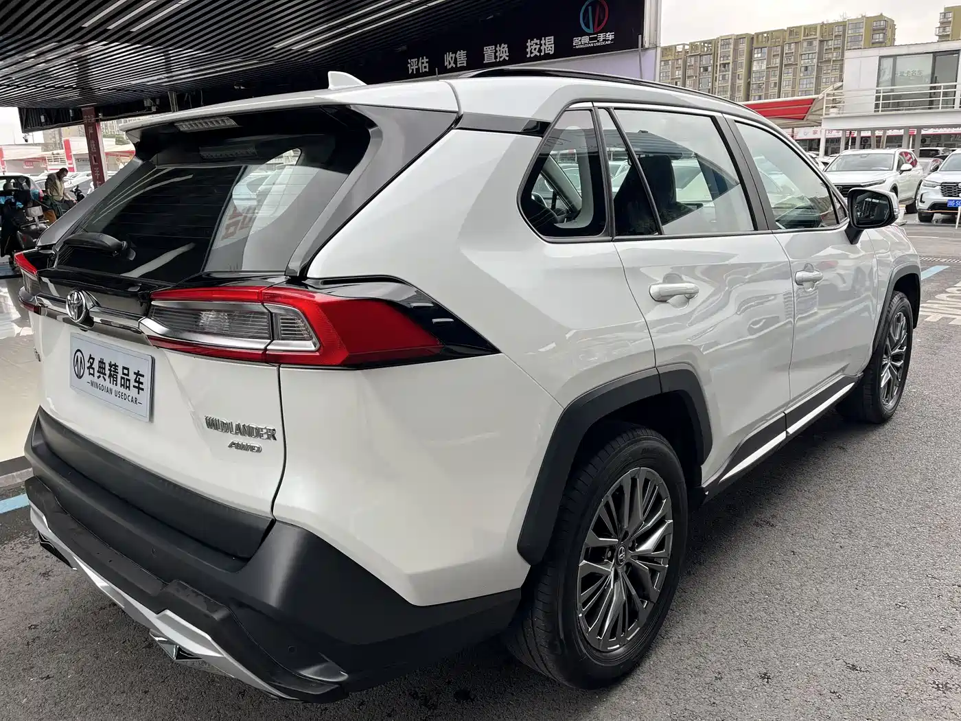 Toyota Wildlander 2023 2.0L CVT AWD Luxury PLUS фото 19