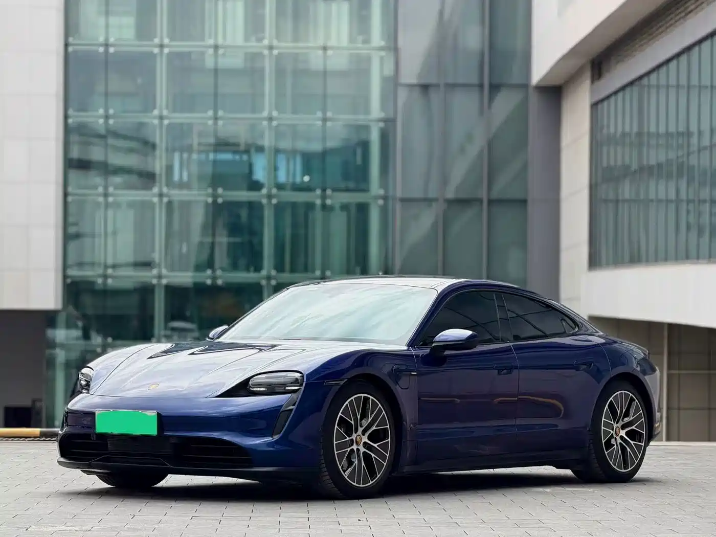 Porsche Taycan 2021 2020 Taycan