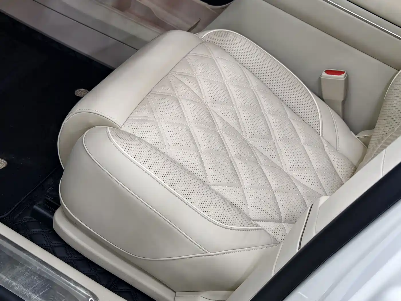 NIO ES8 2026 2025 Model 6-Seat Executive Luxury Edition