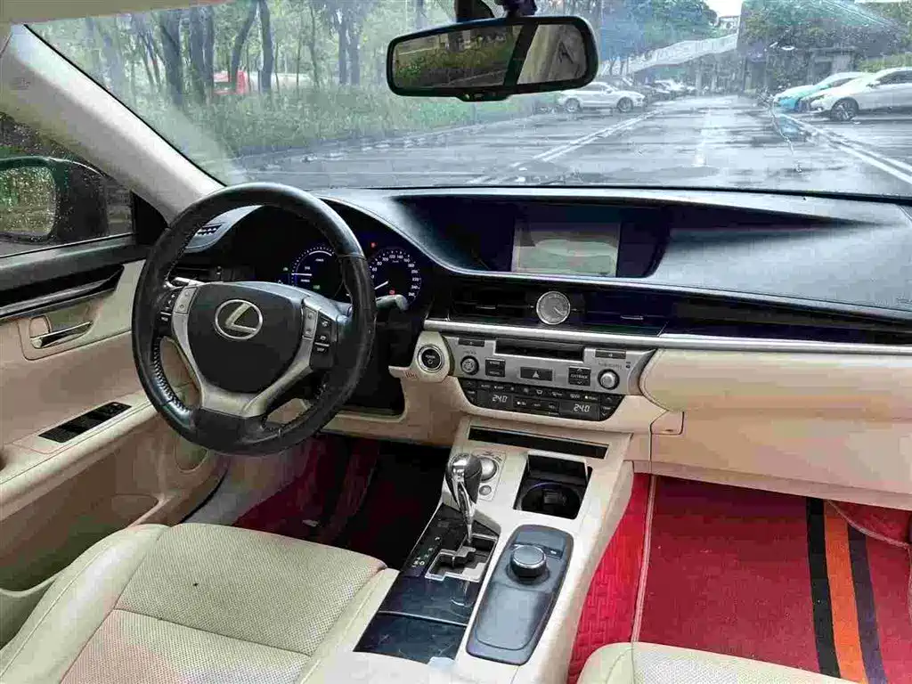 Lexus ES 2014 300h Elite Edition фото 6