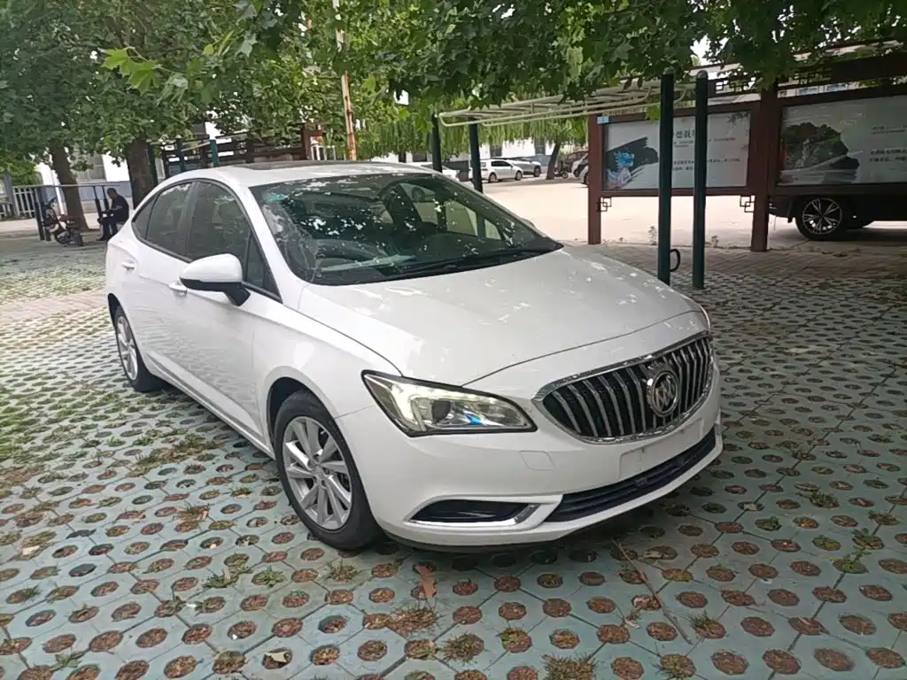 Photo 4 - Buick Verano