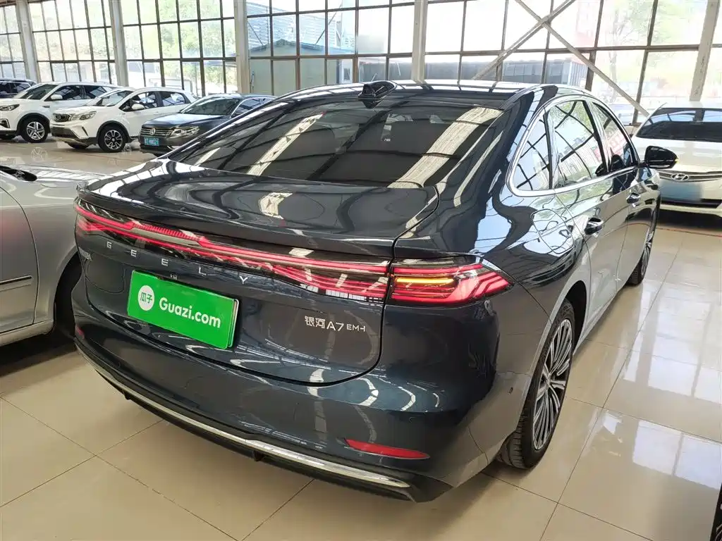 Geely Galaxy Galaxy A7 2025 EM-i фото 7