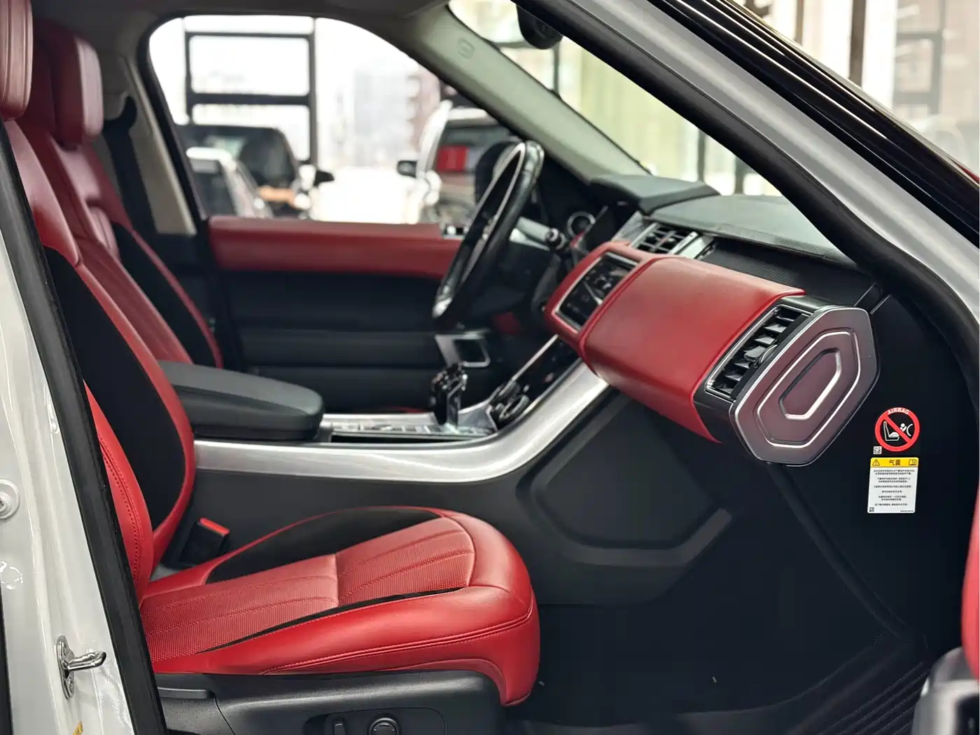 Land Rover Range Rover Sport 2019 3.0 SC V6 Special Edition фото 6