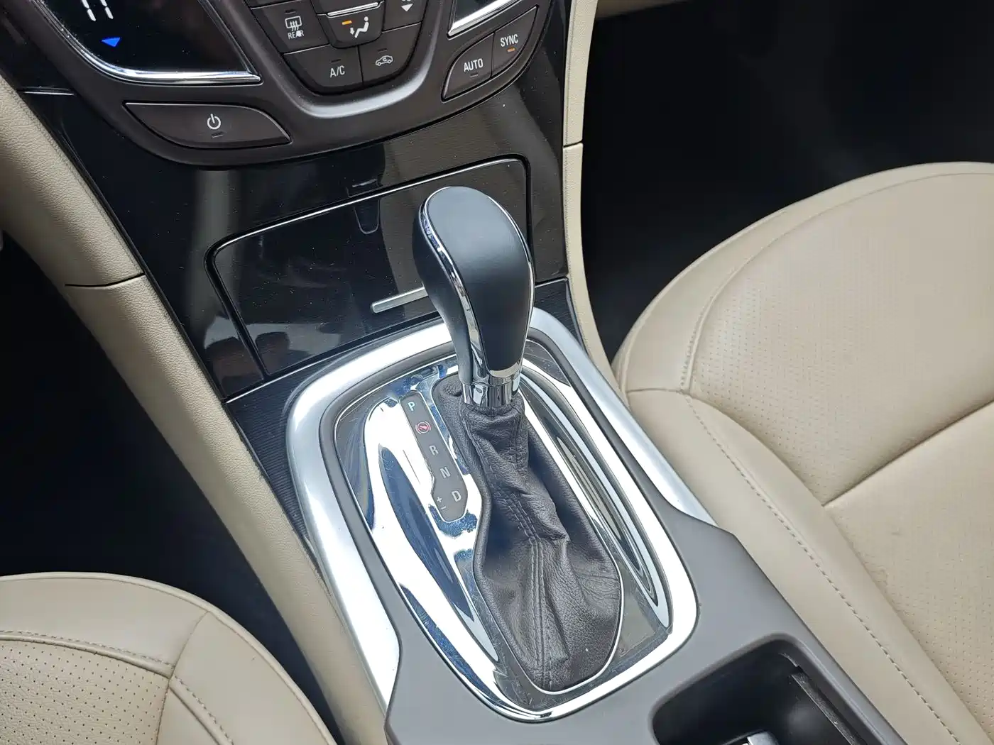 Buick Regal 2015 2.0L Leading Fashion Model фото 7
