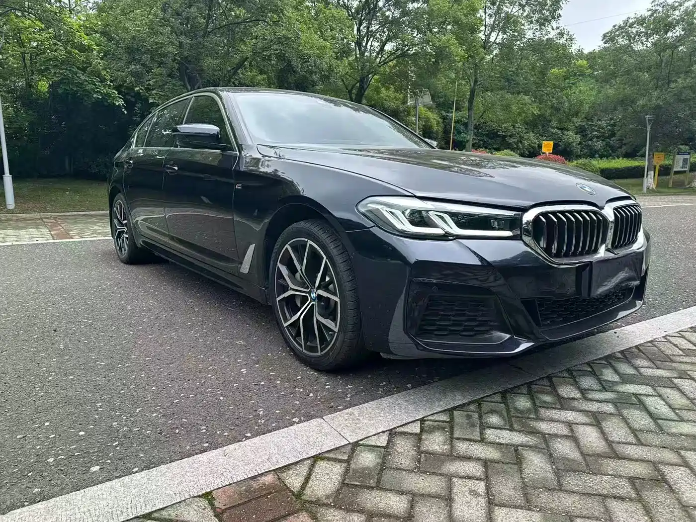 BMW 5 Series 2022 530Li Exclusive M Sport Package фото 3