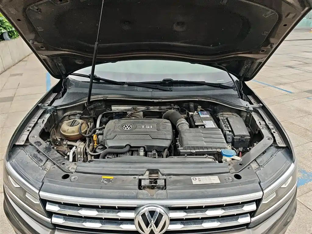 Volkswagen Tiguan L 2017 330TSI Automatic 2WD Flagship Edition фото 16