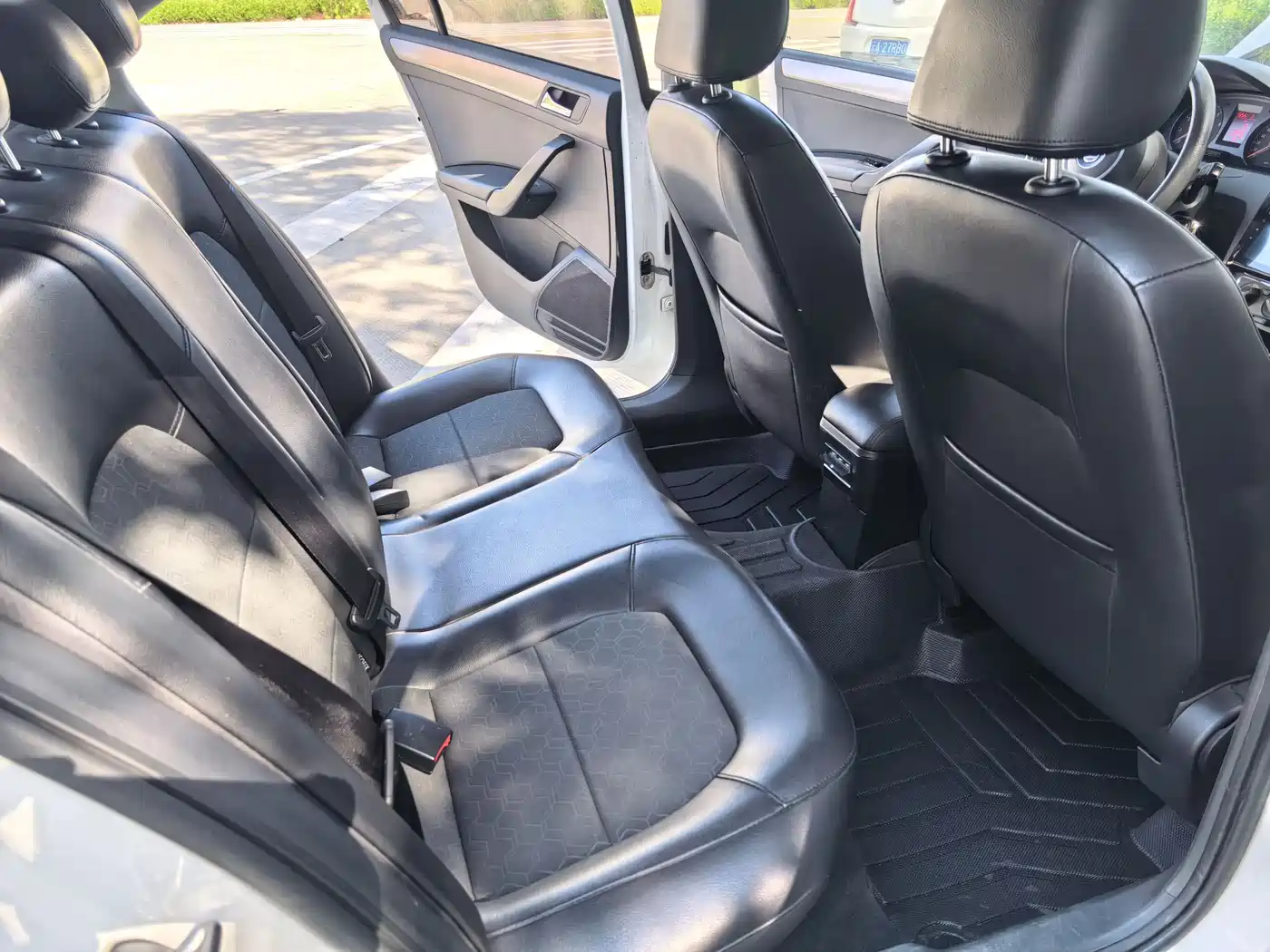 Volkswagen Santana 2015 1.6L Automatic Comfort Edition фото 15