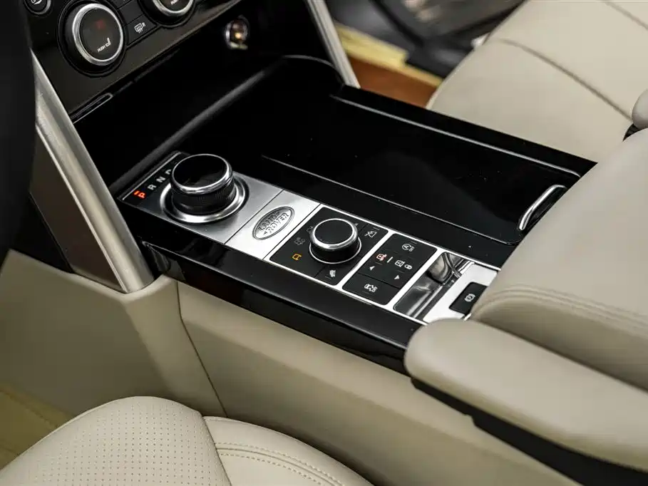 Land Rover Discovery 2019 3.0 SC V6 HSE фото 15