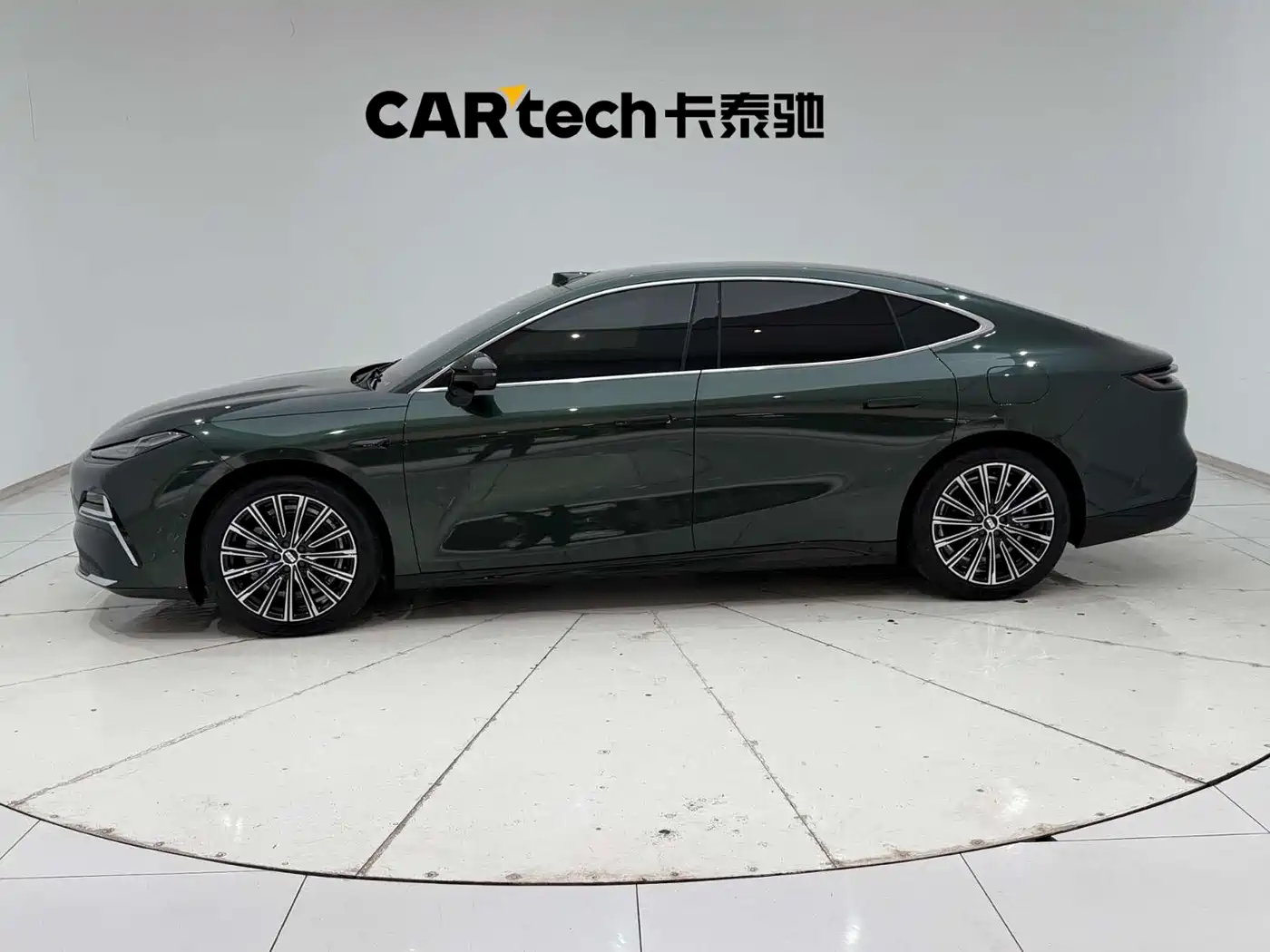 Geely Galaxy Galaxy Xingyao 8 2025 130km EM-P Starship Edition фото 6