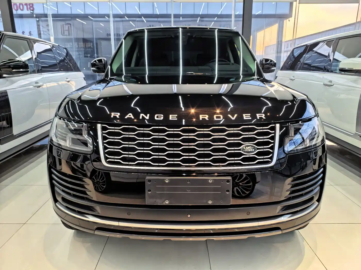 Land Rover Range Rover 2020 3.0 L6 Heritage Edition фото 5