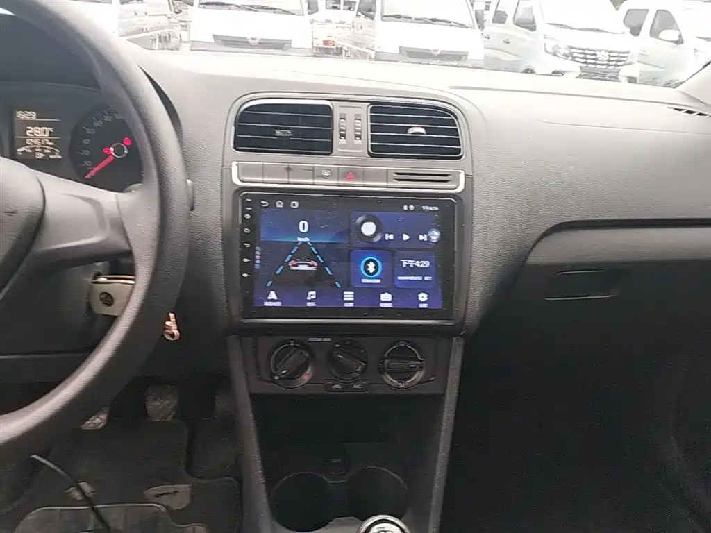 Volkswagen Polo 2016 1.4L Manual Trend фото 13