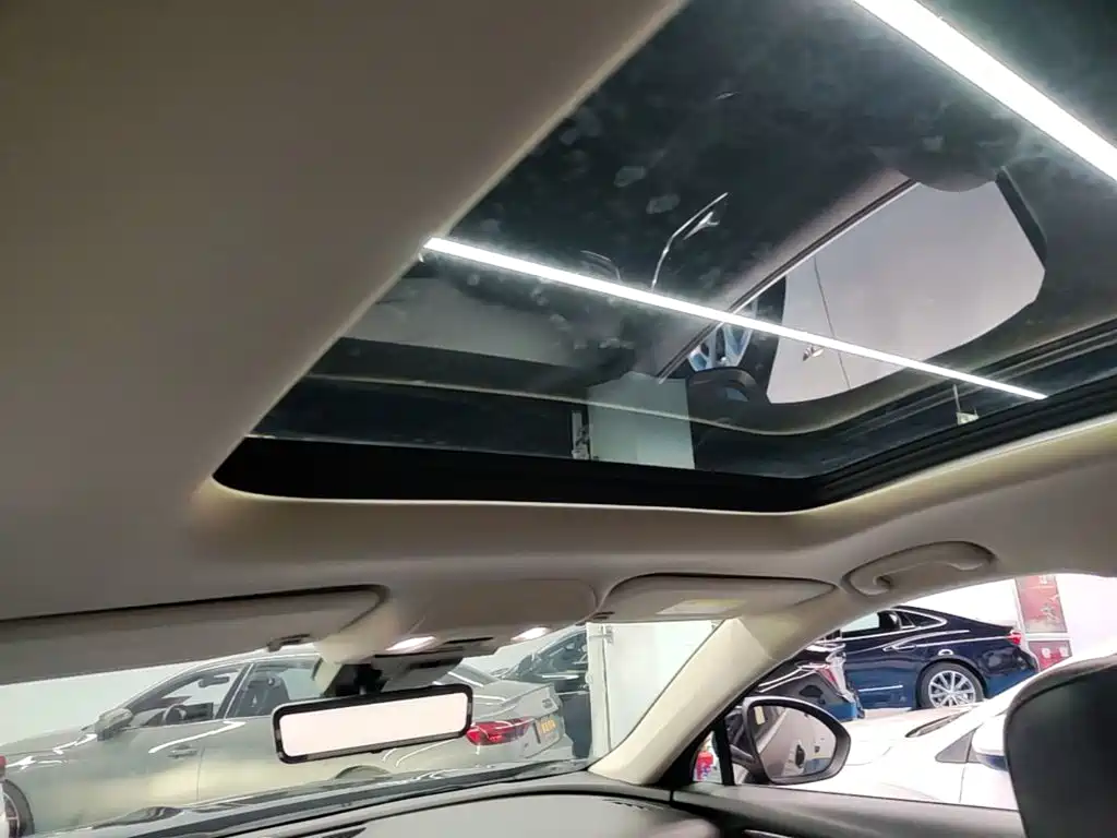 Photo 18 - Buick Envision Plus