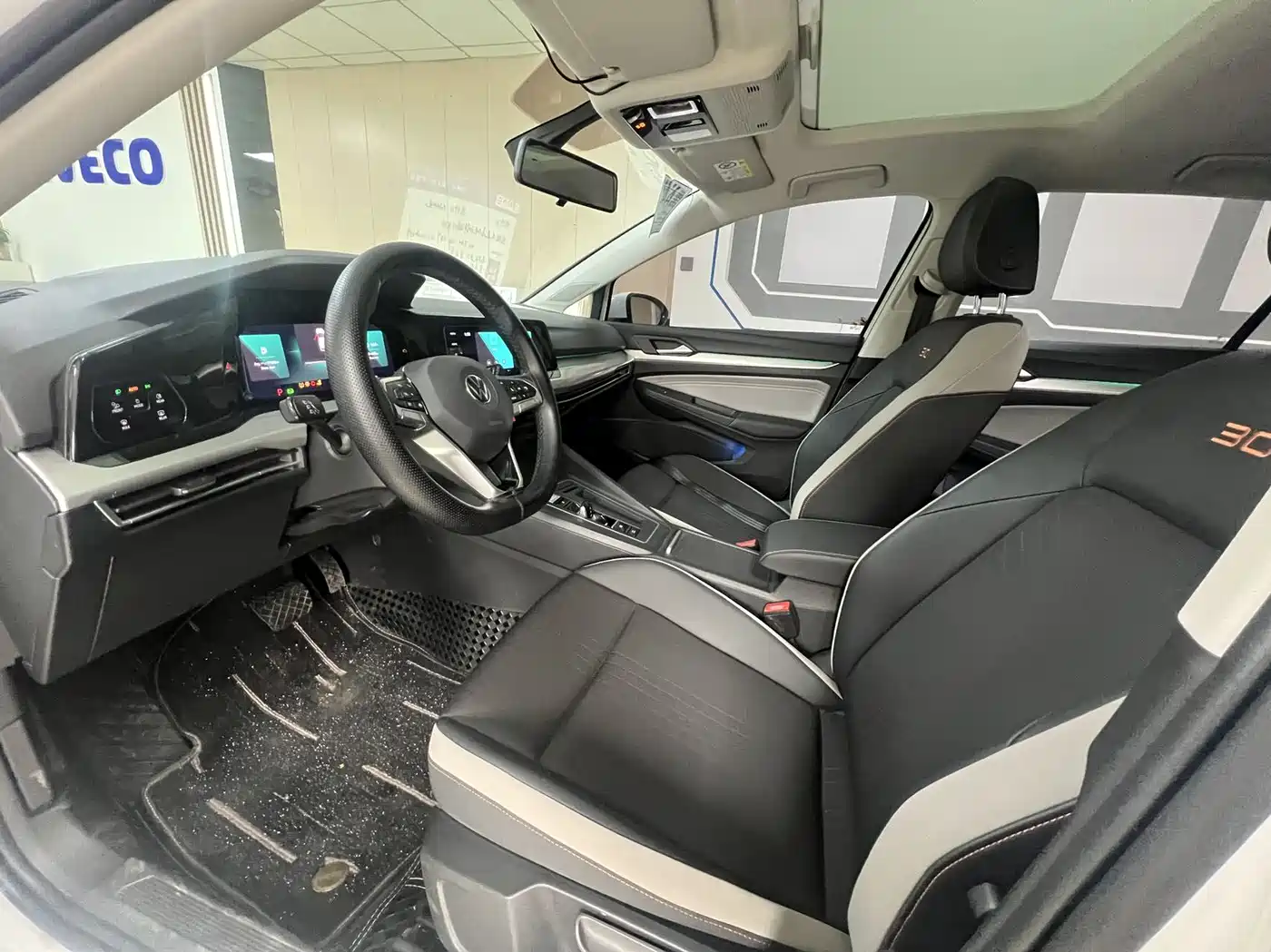 Volkswagen Golf 2021 280TSI DSG 30th Anniversary Edition фото 7