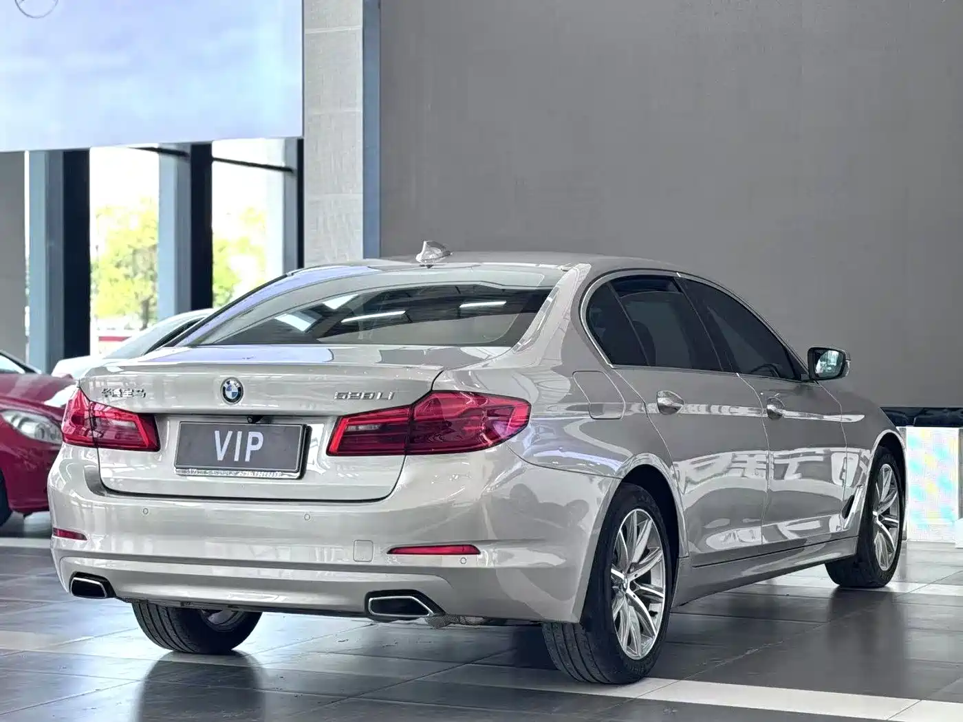 BMW 5 Series 2018 528Li Launch Special Edition фото 9