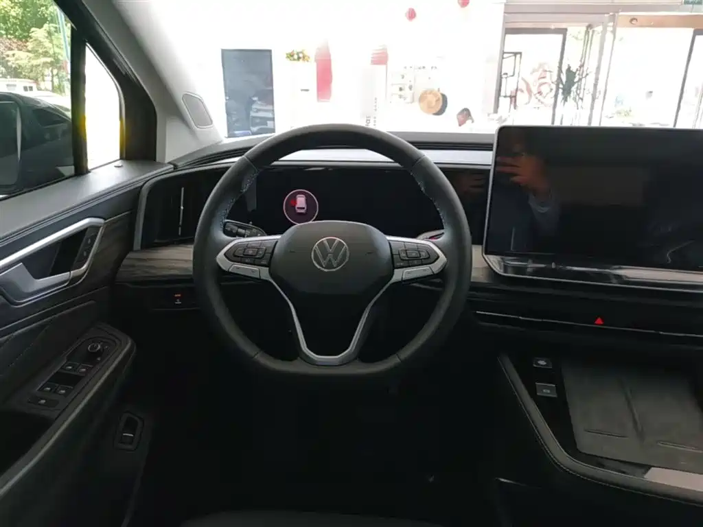 Volkswagen Talagon 2025 Model 450TSI AWD Premium 6-Seater фото 11