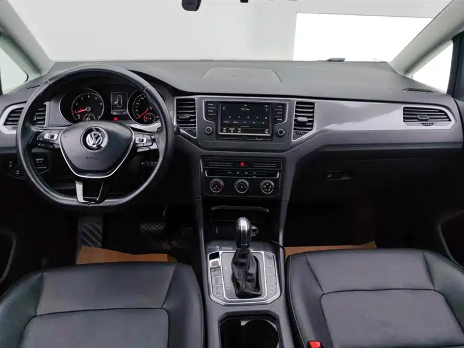 Volkswagen Golf Sportsvan 2016 230TSI Automatic Progressive фото 12