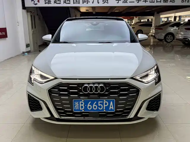 Audi A3 2023 Sportback 35 TFSI Fashion Sport — фото 2