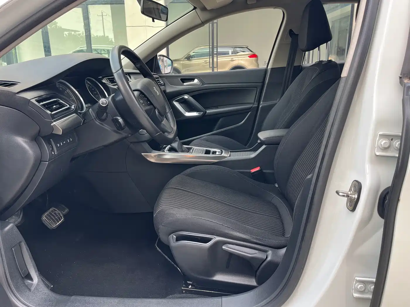 Peugeot 408 2018 Facelift 350THP Automatic Luxury фото 7