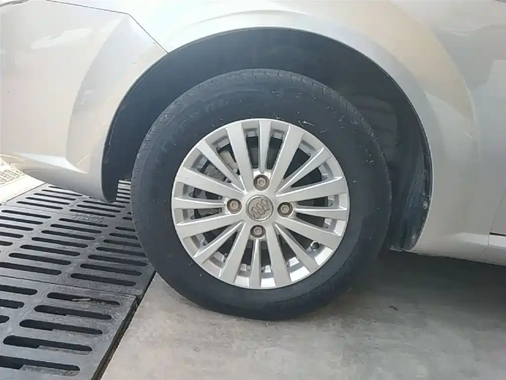 Buick Excelle 2015 1.5L Manual Classic фото 23
