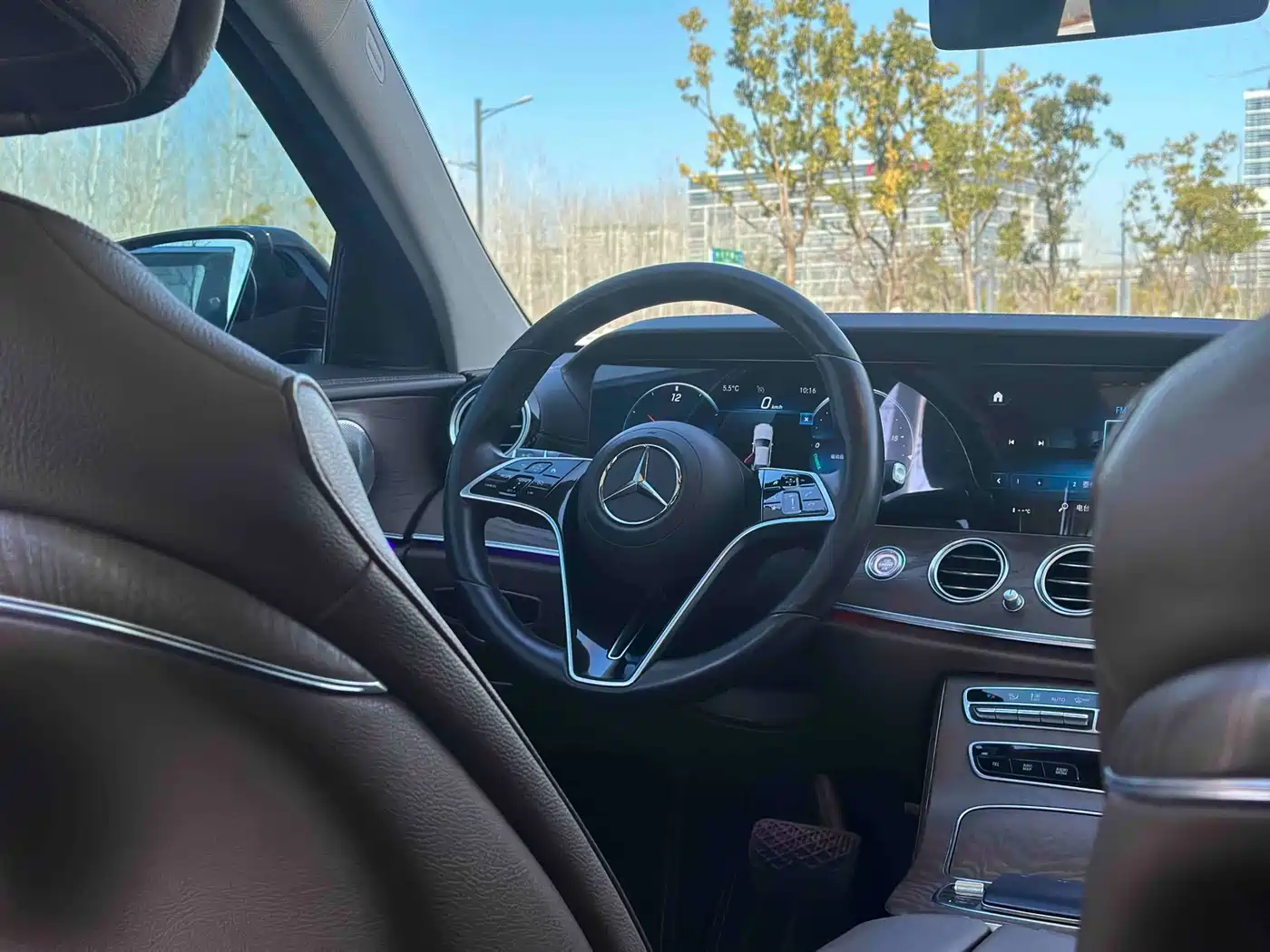 Mercedes-Benz E-Class 2022 E 300 L Luxury фото 5