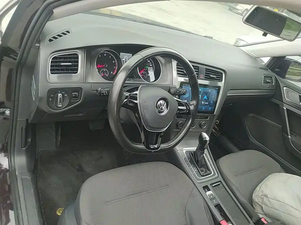 Volkswagen Golf 2016 230TSI Automatic Comfort фото 10