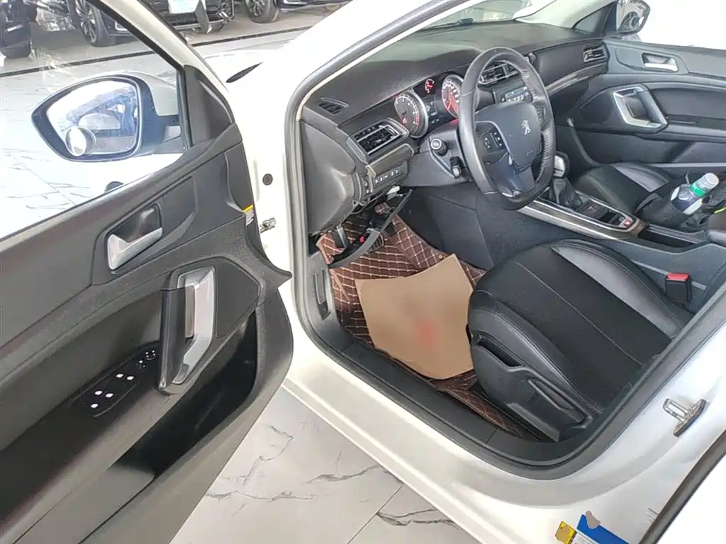Peugeot 408 2018 350THP Automatic Luxury Edition фото 16