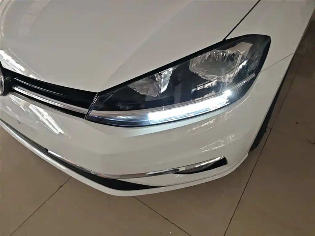 Volkswagen Golf 2018 230TSI Automatic Comfort фото 24
