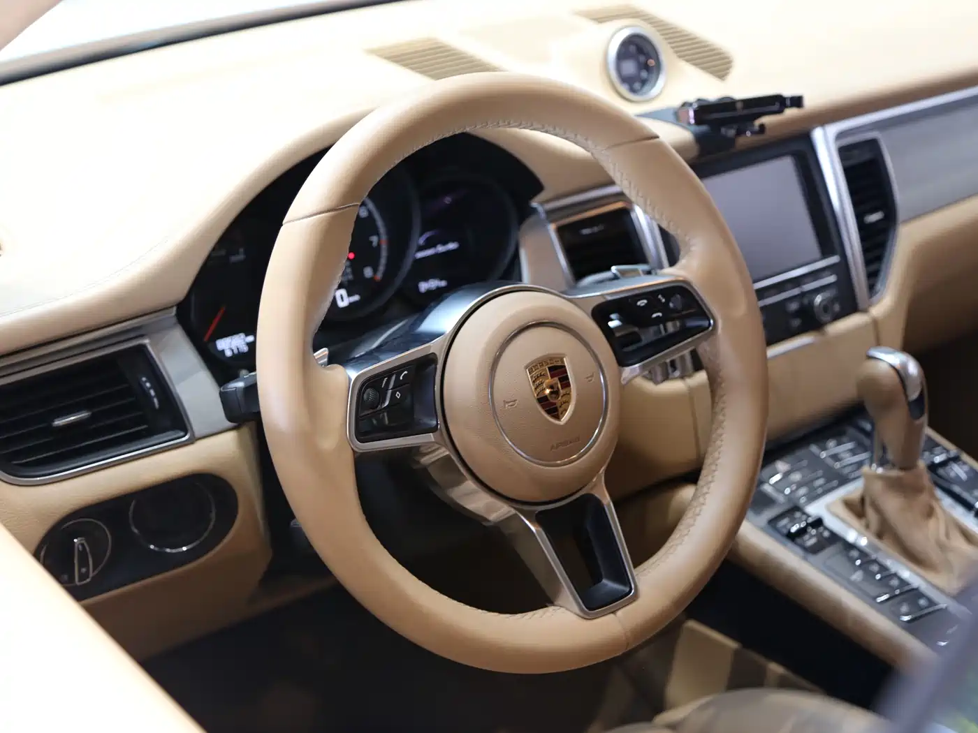 Porsche Macan 2016 Macan Turbo 3.6T фото 9