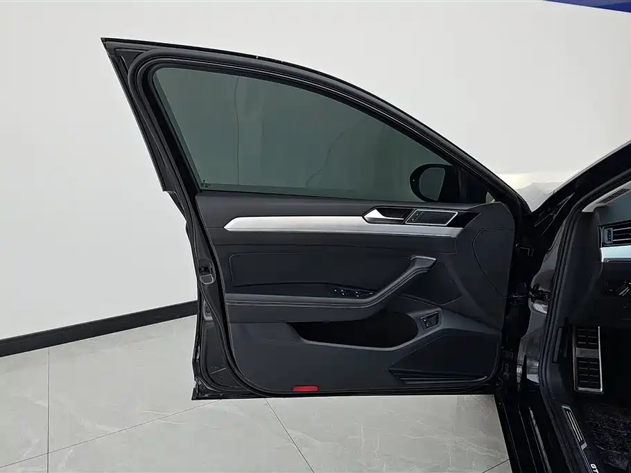 Volkswagen Magotan GTE Plug-in Hybrid 2020 GTE Luxury фото 7