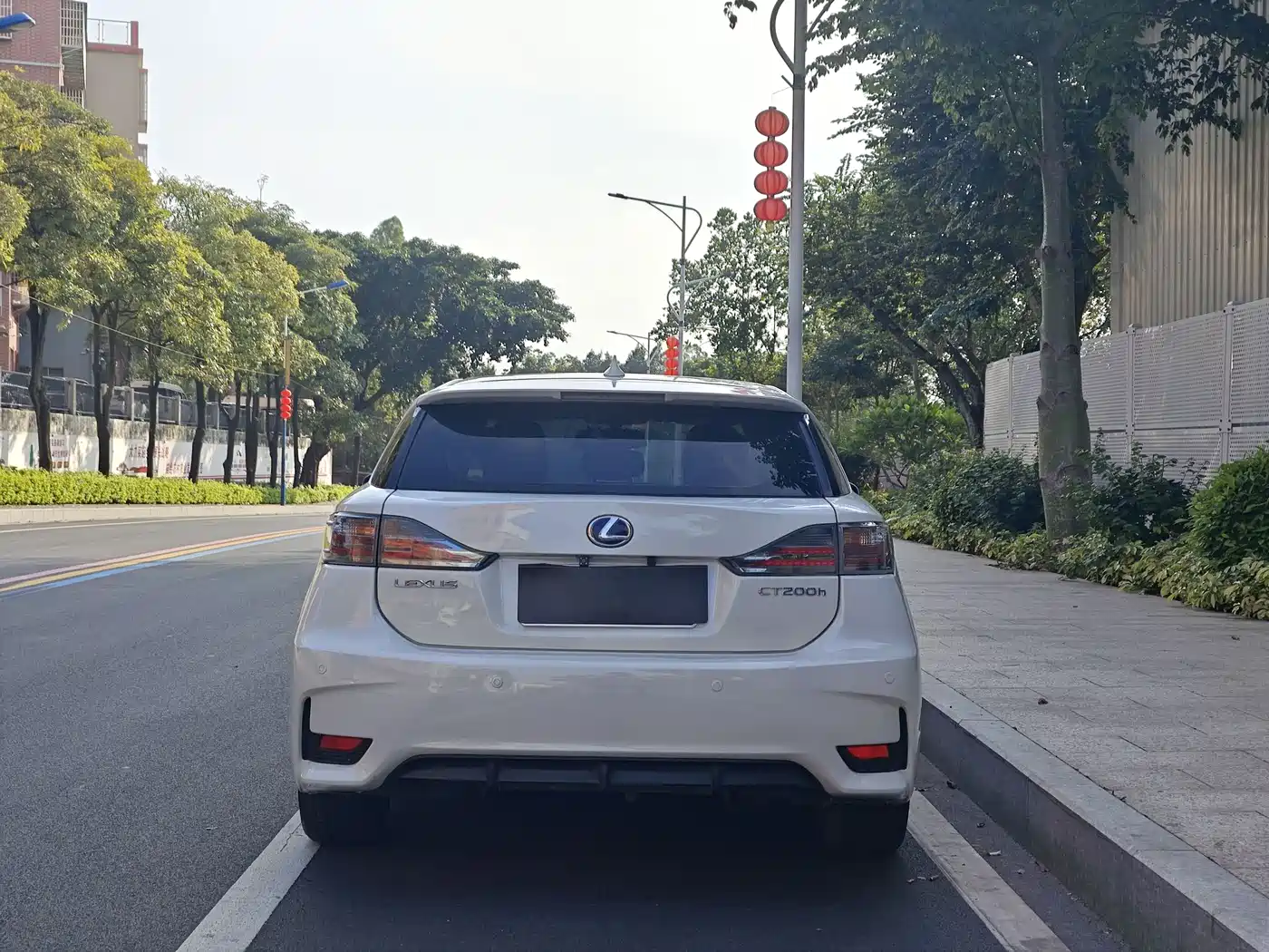 Lexus CT 2015 CT200h Dark Knight Edition фото 5