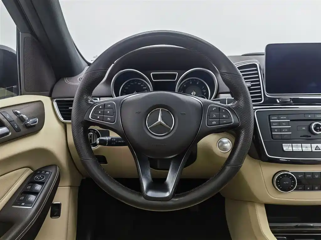 Mercedes-Benz GLE 2018 GLE 320 4MATIC Luxury Ultimate Edition фото 11