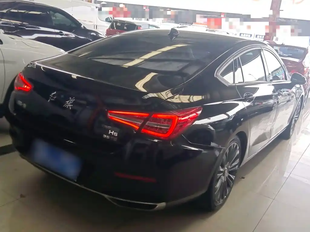 Hongqi H5 2020 1.8T Automatic Smart Connection Qi Rhythm Edition фото 7