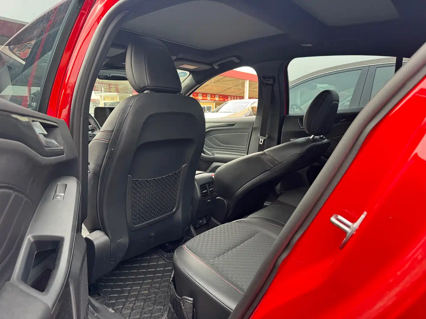 Фото 4 - Ford Focus