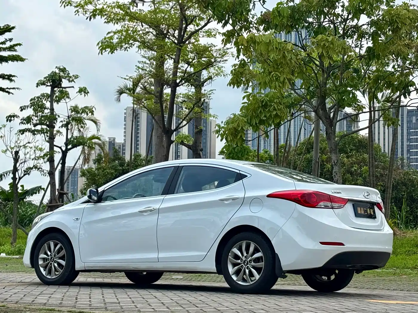 Hyundai Langdong 2016 1.6L Automatic Smart Edition фото 8