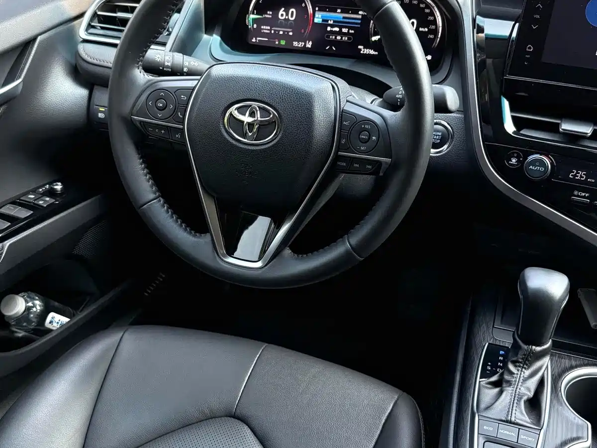 Toyota Camry 2023 2.0G Luxury Edition фото 5