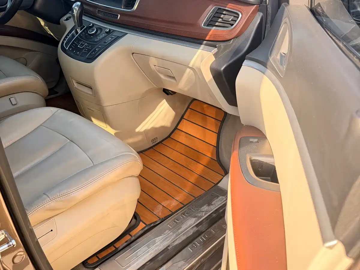 Buick GL8 2015 2.4L Luxury Business Exclusive Edition фото 13