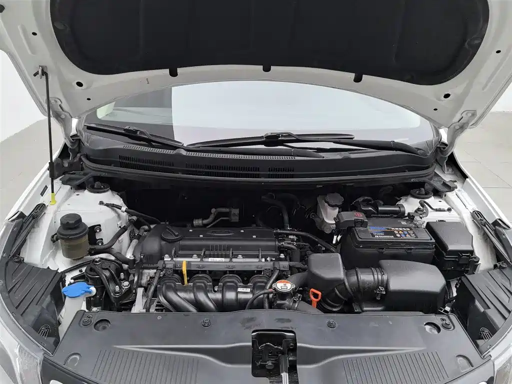 Kia K2 2012 Sedan 1.6L AT Premium Commemorative Edition фото 6