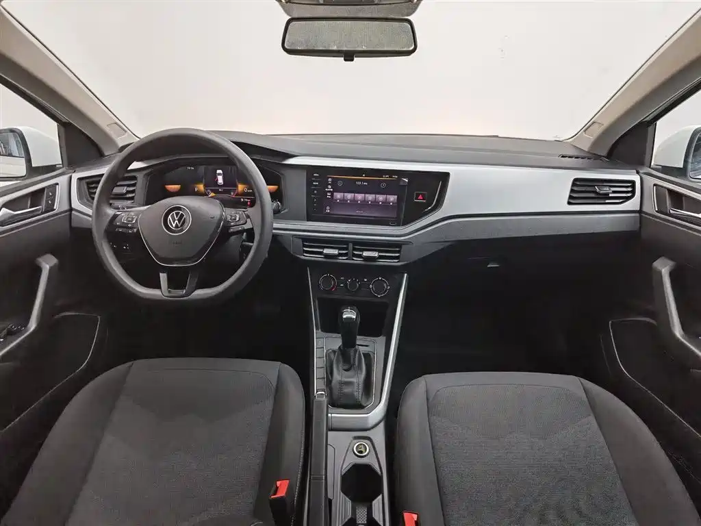 Volkswagen Polo 2023 Facelift Plus 1.5L Auto Joyful Living Edition фото 5
