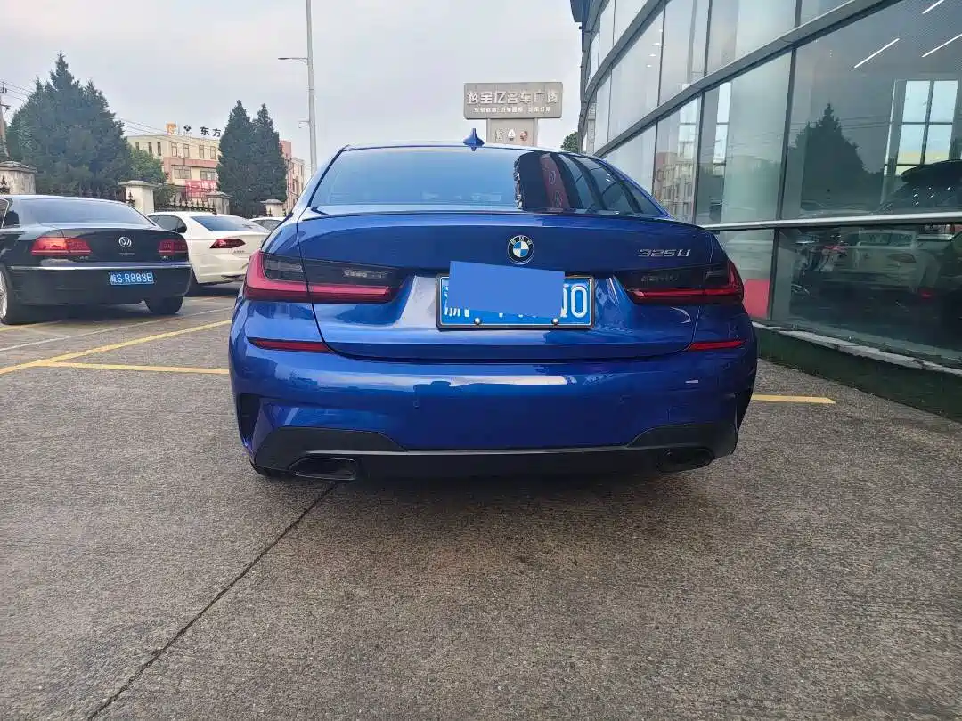 BMW 3 Series 2022 325Li M Sport Shadow Edition фото 16