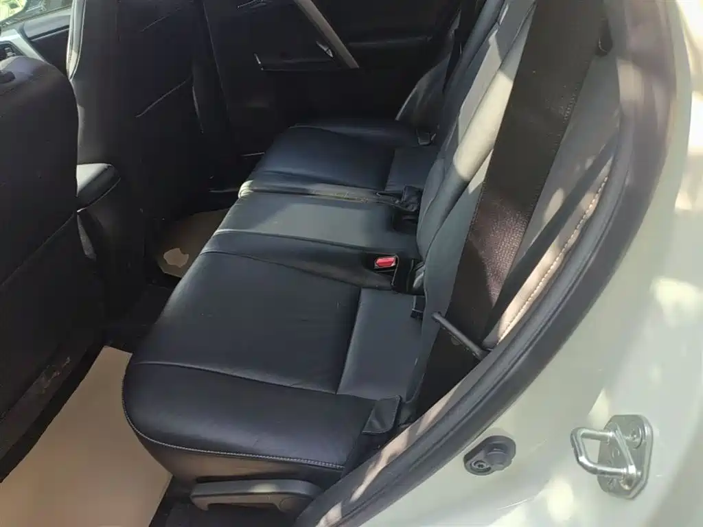 Toyota RAV4 Rongfang 2016 2.0L CVT 2WD Smart (China V) фото 17