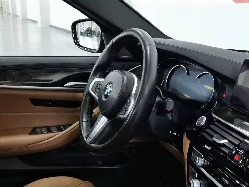 BMW 5 Series 2018 530Li Premium M Sport Package фото 22