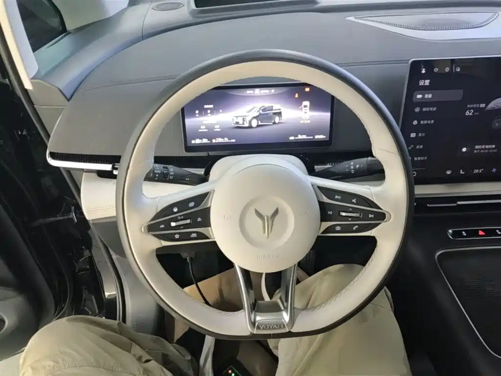 Voyah Auto Voyah Dreamer 2025 Model PHEV 4WD Excellent QianKun Edition фото 11